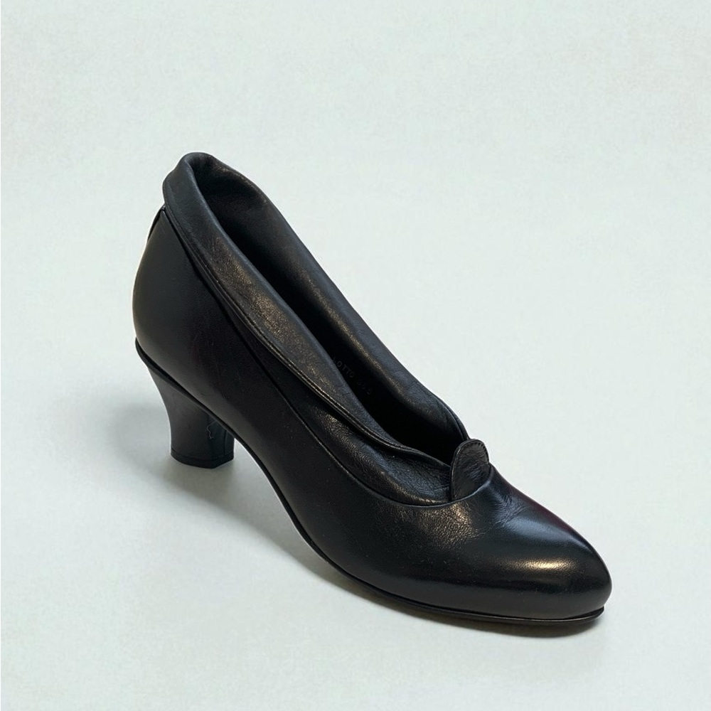 Vintage Arnold Churgin V-Cut Collared Pumps In Black | Size 36.5
